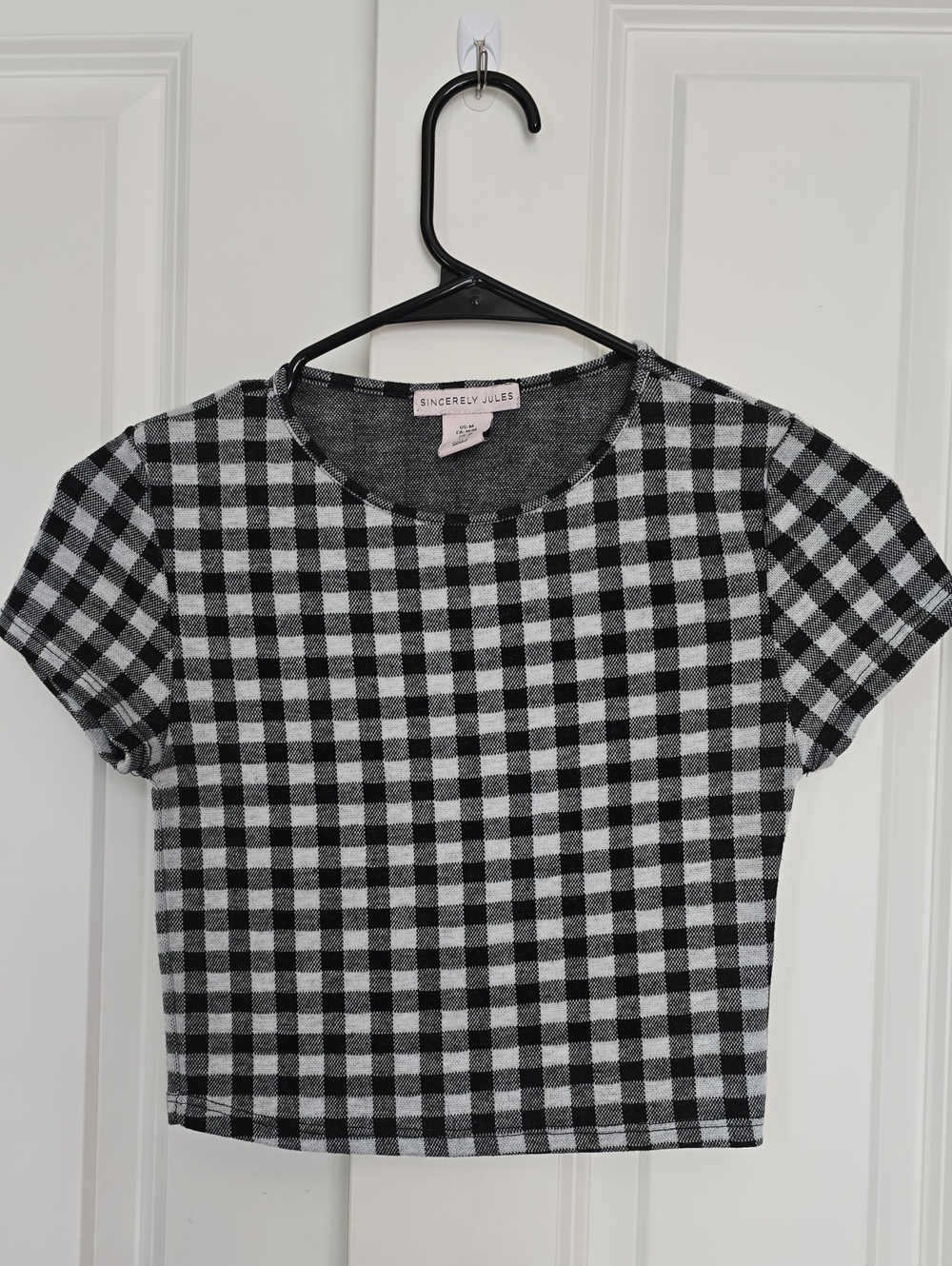 Sincerly Jules Womens Black & White Gingham Crop Tee